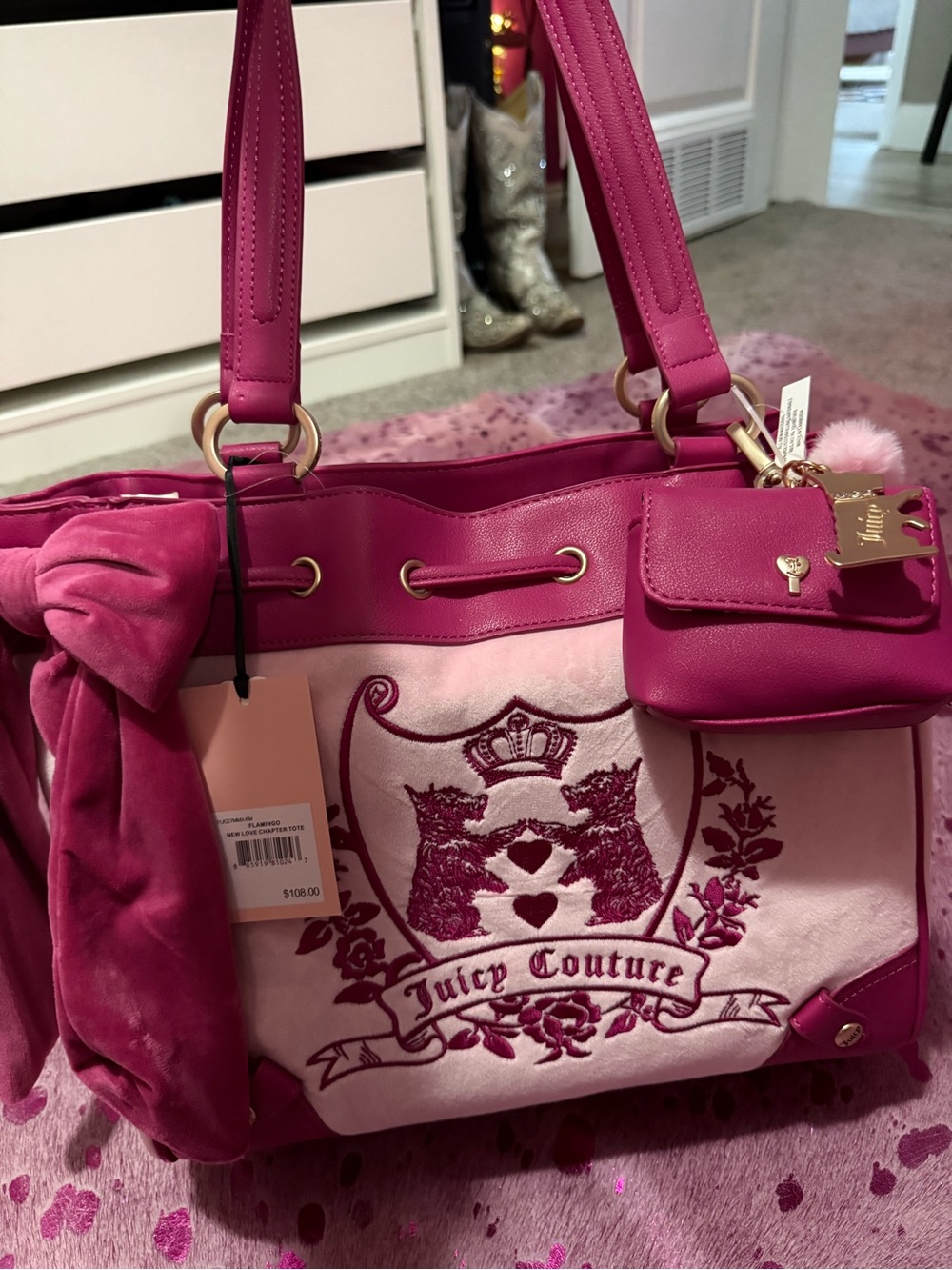 Juicy Couture Daydreamer Purse
New love Chapter Tote